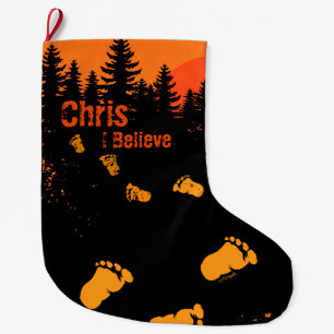 Bigfoot-Bahnen am Sonnenuntergang Großer Weihnachtsstrumpf