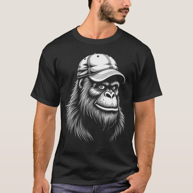 Bigfoot Ballcap T-Shirt - Cooles Sasquatch Graphic (Vorderseite)