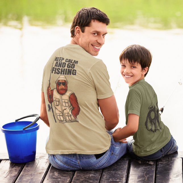 Bigfoot Behielt Ruhe und gehen Fischen Sasquatch F T-Shirt (Von Creator hochgeladen)