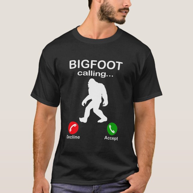Bigfoot Calling Trick oder Treat Funny Halloween T-Shirt (Vorderseite)