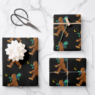Bigfoot entführt einen Außerirdischen Lustige Para Geschenkpapier Set