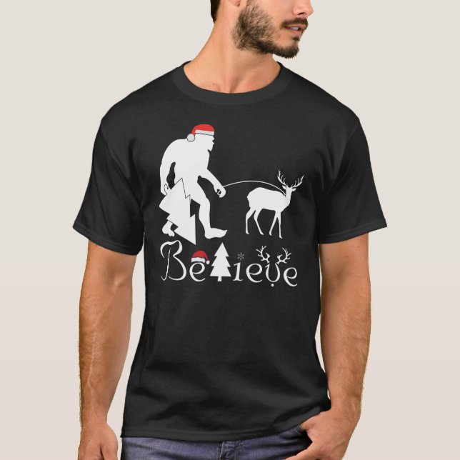 Bigfoot glauben, ein sonniger Weihnachtsbaum für T-Shirt (Vorderseite)