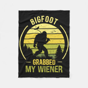 Bigfoot Grabbed Meine Dackel Funny Grillen Sasquat Fleecedecke
