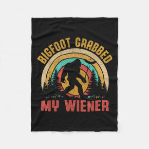 Bigfoot Grabbed Meine Dackel Funny Sasquatch Joke Fleecedecke