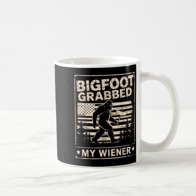 Bigfoot Grabbed Meine Dackel Usa Flag Funny Sasqua Kaffeetasse (Rechts)