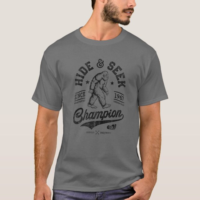 Bigfoot Hide and Seek Champion Funny Sasquatch Ret T-Shirt (Vorderseite)