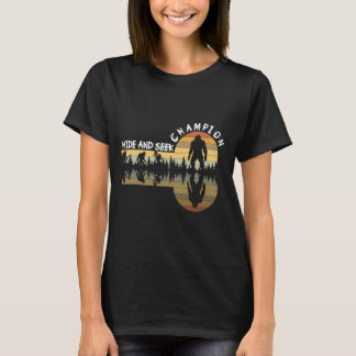 Bigfoot Hide und Seek Champion Retro Funny Graphic T-Shirt