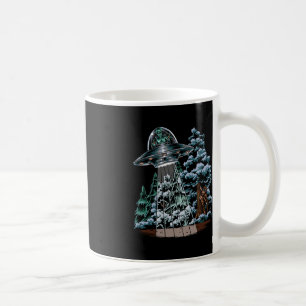 Bigfoot Hiding From Alien In a UFO Hinter Rad Kaffeetasse