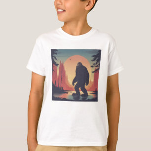 Bigfoot im Wald T-Shirt