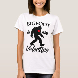 Bigfoot ist mein Valentinstag Lustiger Valentinsta T-Shirt