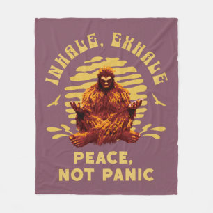 Bigfoot-Meditation Frieden Statt Panik Design Fleecedecke