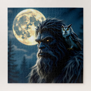 Bigfoot mit leuchtenden Augen und Eule auf der Sch