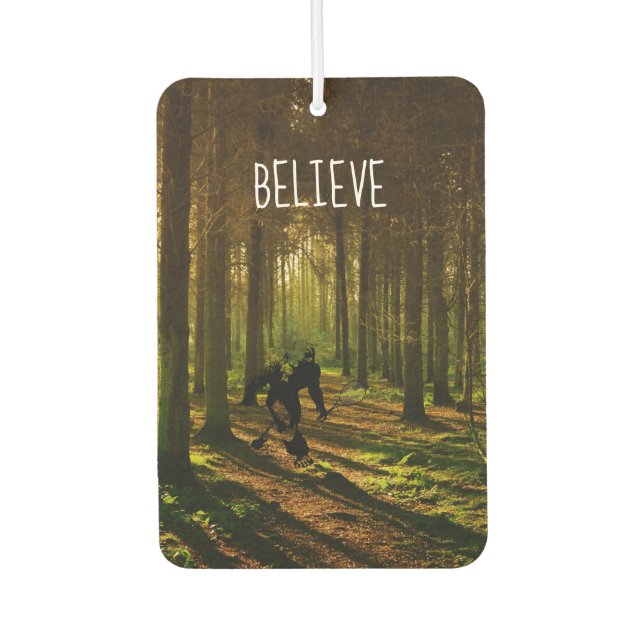 Bigfoot mit Tennis Racquet im Wald Autolufterfrischer (Vorderseite)