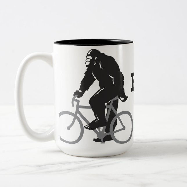 Bigfoot monte la tasse (Gauche)