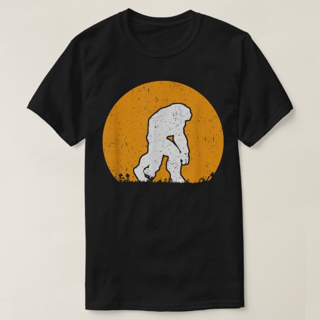 Bigfoot Night Stroll! Cool Full Moon & Trees Sasqu T-Shirt (Design vorne)