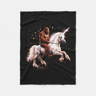 Bigfoot reitet auf einem Einhorn lustige Männer Fr Fleecedecke