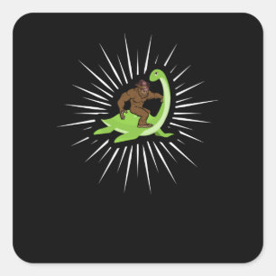 Bigfoot Riding Nessie Loch Ness Monster Quadratischer Aufkleber