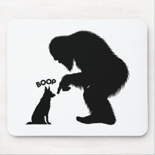Bigfoot Sasquatch Deutscher Schäferhund Nasenstups Mousepad