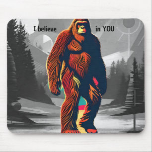 Bigfoot Sasquatch hochheben Ich glaube an dich Mousepad