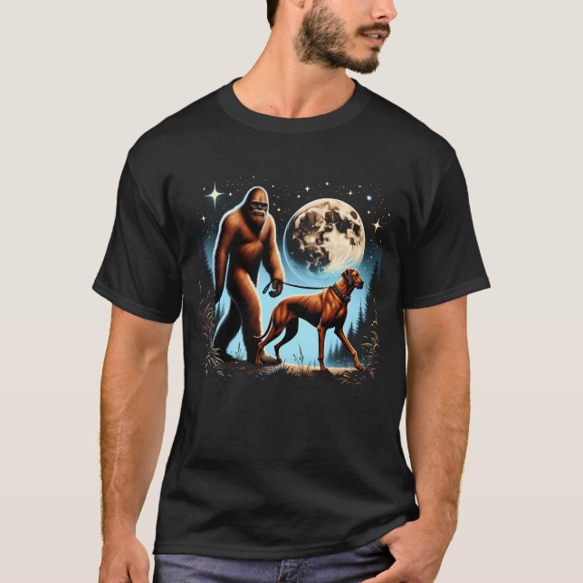 Bigfoot Sasquatch Rhodesian Ridgeback Walking Dog T-Shirt (Vorderseite)
