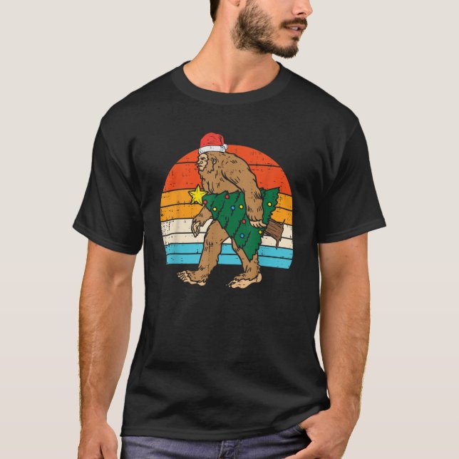 Bigfoot Sasquatch Weihnachtsbaum Funny Xmas Männer T-Shirt (Vorderseite)