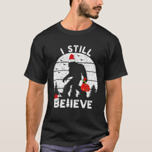 Bigfoot Sasquatch Yeti Glaube Weihnachtsmannmütze  T-Shirt