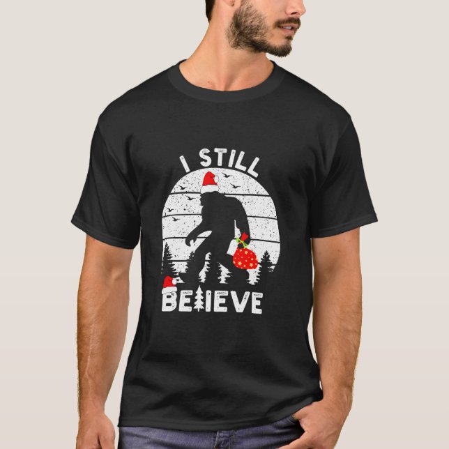 Bigfoot Sasquatch Yeti Glaube Weihnachtsmannmütze  T-Shirt (Vorderseite)