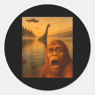 Bigfoot-Selfie mit Loch Ness-Ufo-Alien-Geschenken  Runder Aufkleber