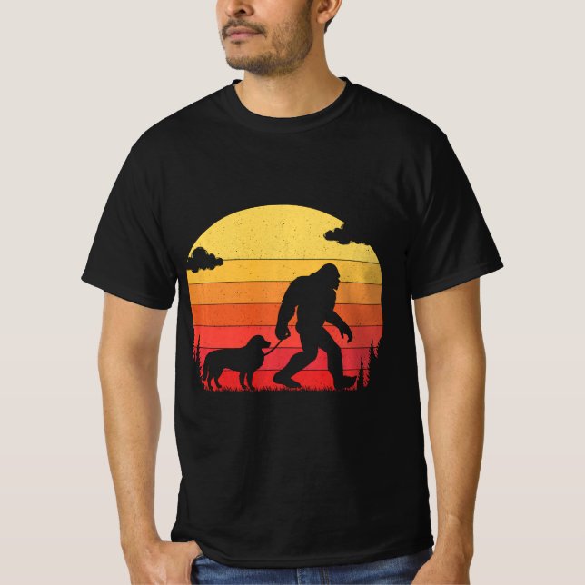 Bigfoot Silhouette Wandern Border Collie Dog T-Shirt (Vorderseite)