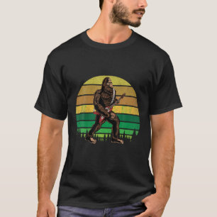 Bigfoot spielen auf Sasquatc einen elektrischen Gi T-Shirt