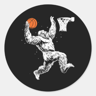 Bigfoot spielt Baseball Lustiger Sasquatch Bball Runder Aufkleber