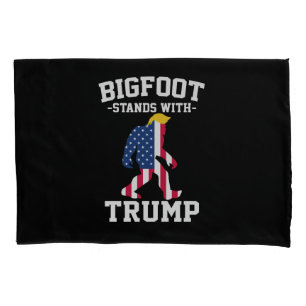 Bigfoot steht bei den Wahlen 2024 unter Trump Kissenbezug