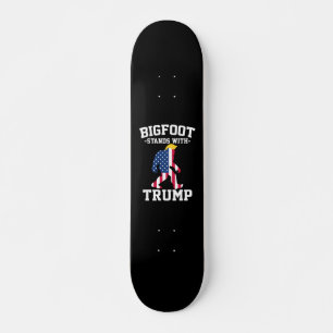 Bigfoot steht bei den Wahlen 2024 unter Trump Skateboard