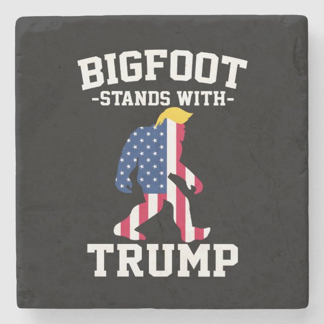 Bigfoot steht bei den Wahlen 2024 unter Trump Steinuntersetzer (Vorderseite)