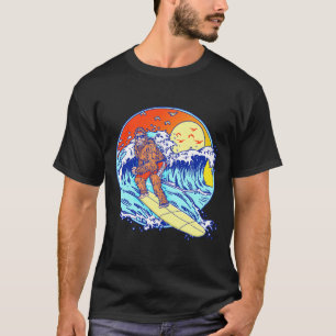 Bigfoot surft Lustiger Strand Sasquatch Surfer Wel T-Shirt