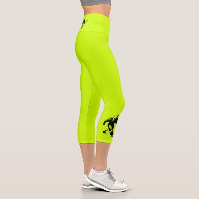 Bigfoot Tennis Player auf optischem Gelben Hinterg Capri Leggings (Rechts)