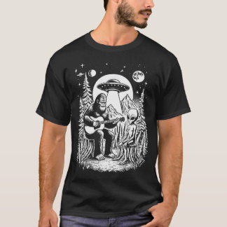 Bigfoot Ufo Alien Around Campfire Nature Hiking T-Shirt