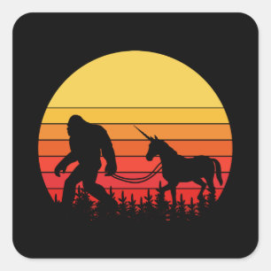 Bigfoot und Einhorn in einem Retro-Design Quadratischer Aufkleber