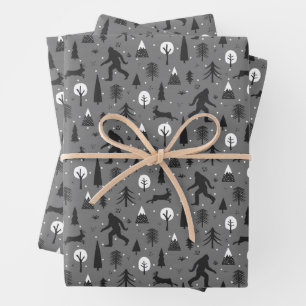 Bigfoot und Jackalope im Wald Muster Grau Geschenkpapier Set
