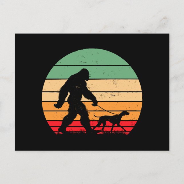 Bigfoot Walking German Kurzhaar Pointer Dog Vin Postkarte (Vorderseite)