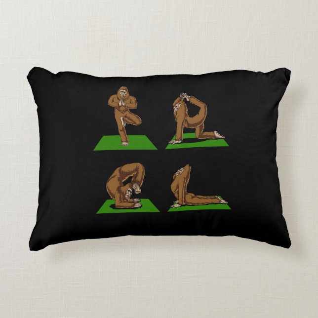 Bigfoot Zen Yoga Posen Funny Fantasy Dekokissen (Vorderseite)