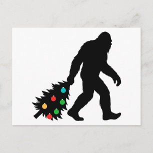 Bigfoot zieht Weihnachtsbaum Feiertagspostkarte