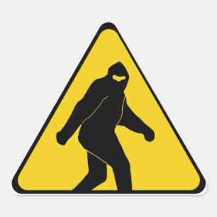 Bigfoot Zone Dreieckiger Aufkleber
