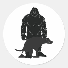 Bigfoot's Best Friend Runder Aufkleber