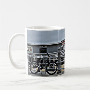 Bike On The Boardwalk von Shirley Taylor Kaffeetasse