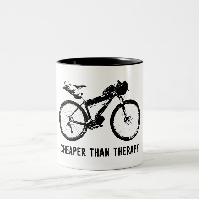 Bikepack, billiger als Therapie Zweifarbige Tasse (Mittel)