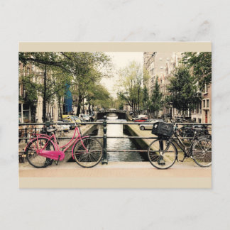 Bikes entlang des Amsterdamer Kanals Postkarte