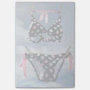 Bikini auf einer Kleidung Post-it Klebezettel
