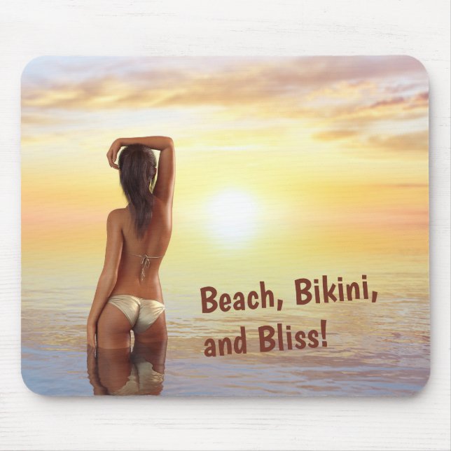 Bikini Girl Posing im Meer bei Sonnenuntergang Mousepad (Vorne)
