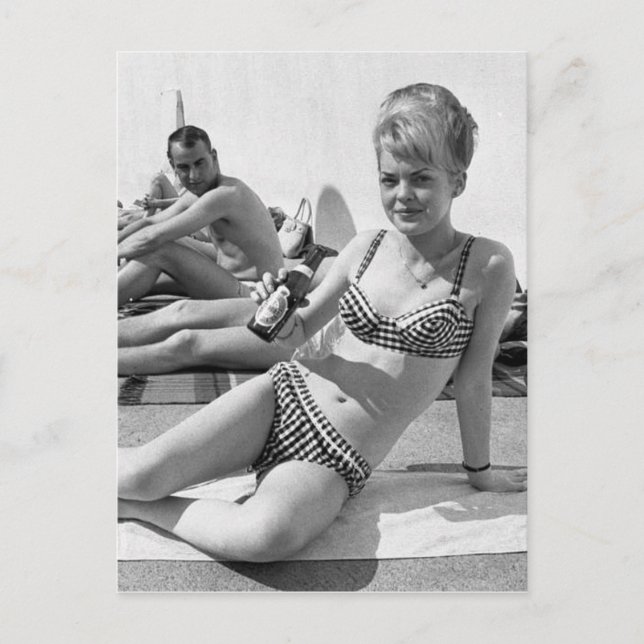 Bikini Girl Vintag Foto Postkarte (Vorderseite)